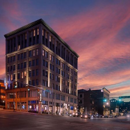 Blu-Tique, Akron, A Tribute Portfolio Hotel Bagian luar foto