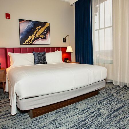 Blu-Tique, Akron, A Tribute Portfolio Hotel Bagian luar foto