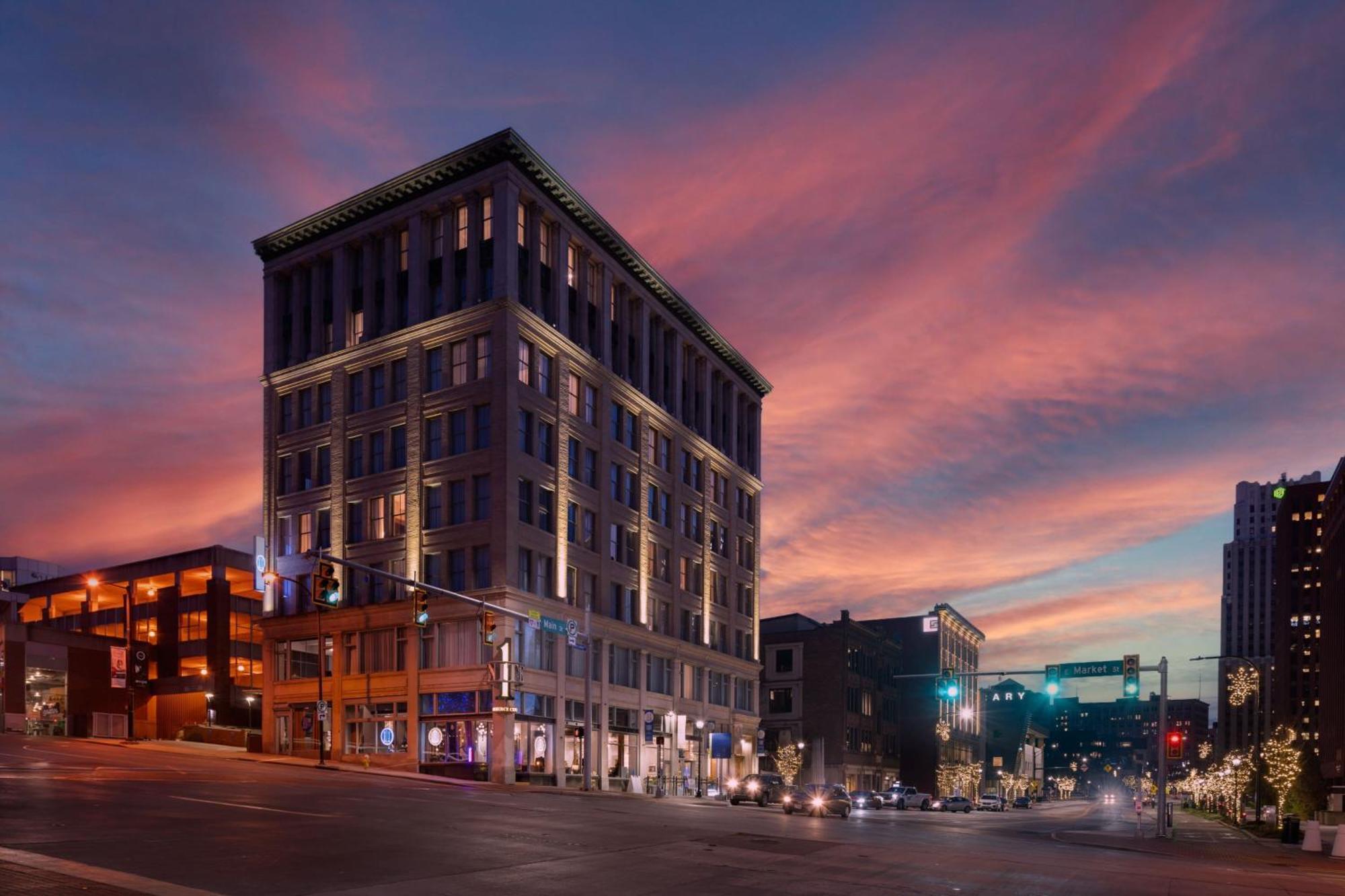Blu-Tique, Akron, A Tribute Portfolio Hotel Bagian luar foto